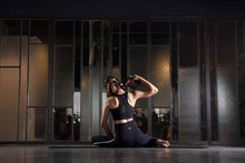 將圖片載入圖庫檢視器 DeePunch 震動按摩槍